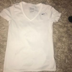 NIKE PUREWHITE PERFORMANCE SHIRT